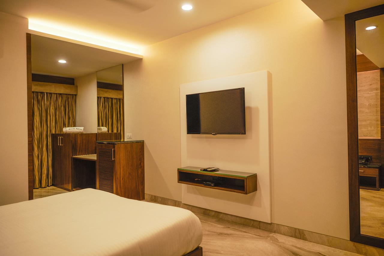The Atithi Niwas Hotel Indore Exterior foto