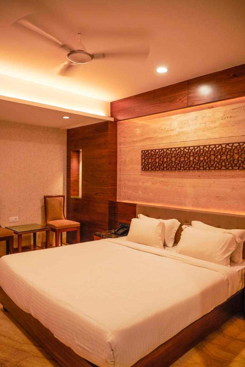 The Atithi Niwas Hotel Indore Exterior foto