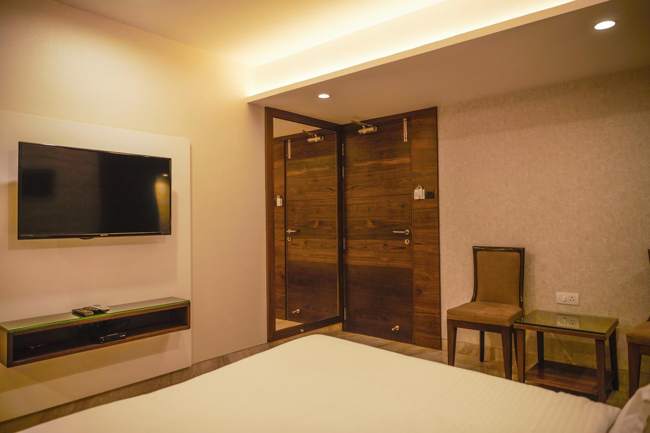 The Atithi Niwas Hotel Indore Exterior foto