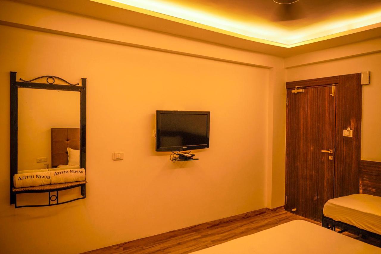 The Atithi Niwas Hotel Indore Exterior foto